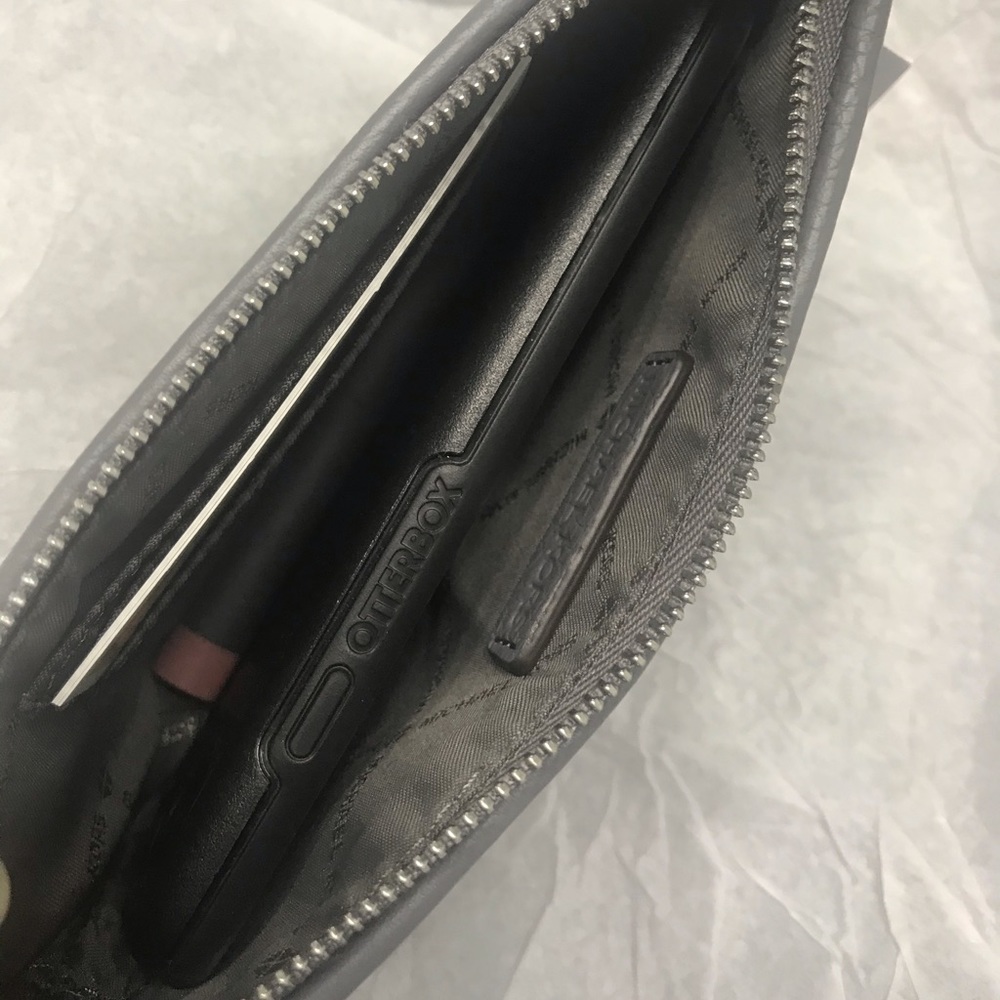 NWT Michael Kors wristlet - Picture 6 of 7